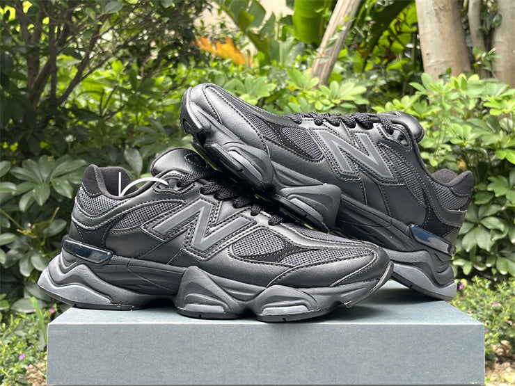 New Balance NB 9060 Triple Black pelle