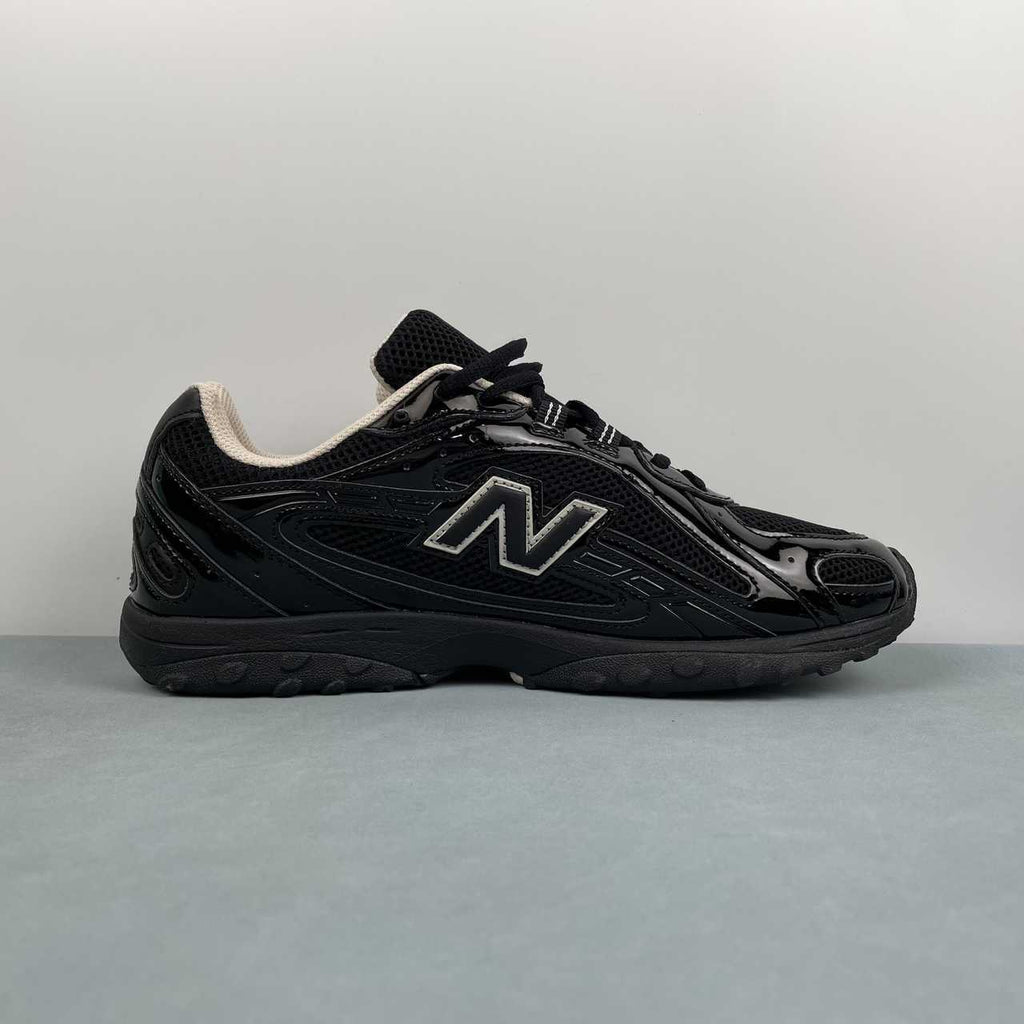 New Balance 204 L Black Timberwolf