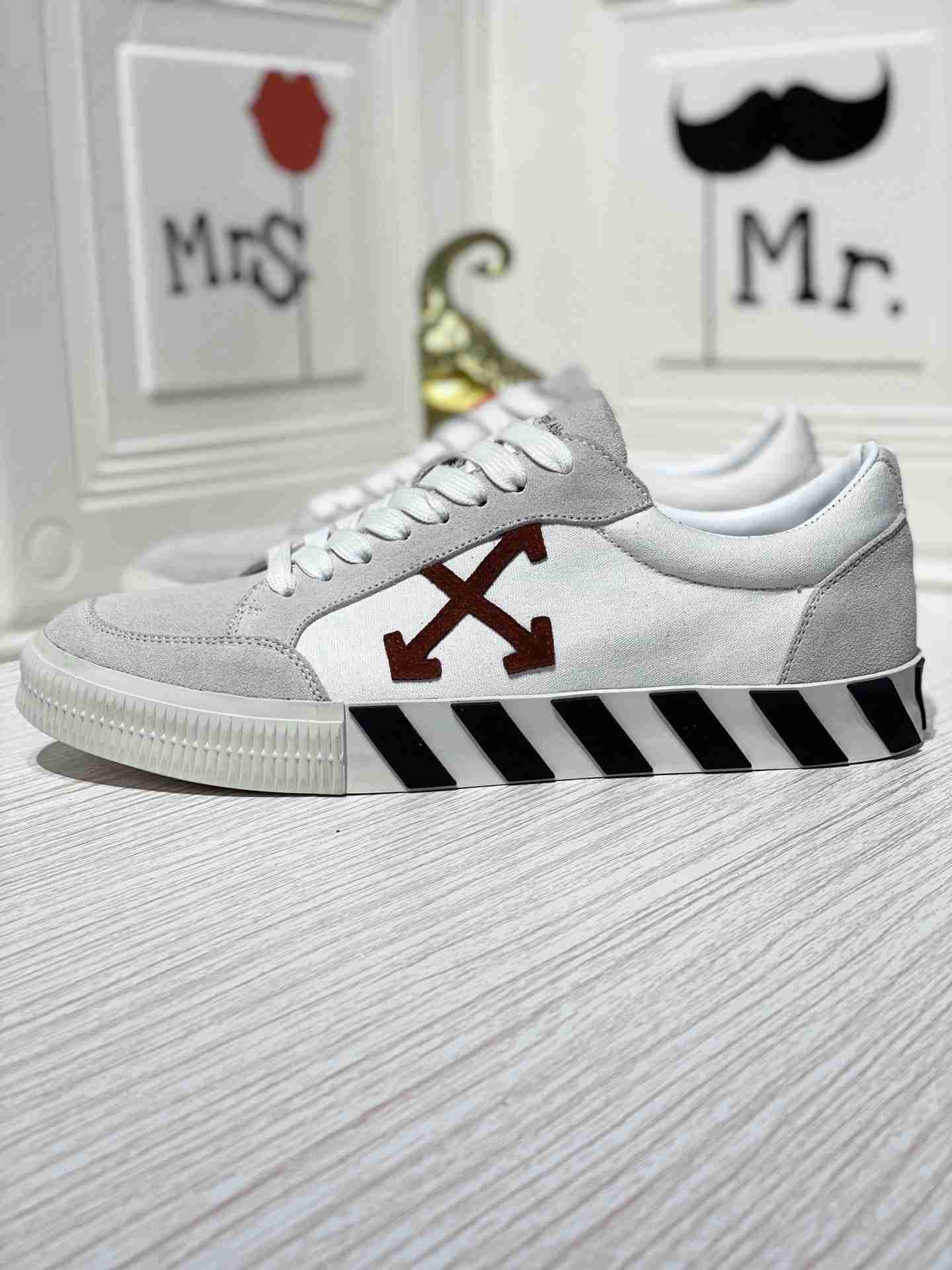 Off-White c/o Virgil Abloh inserti scamosciati