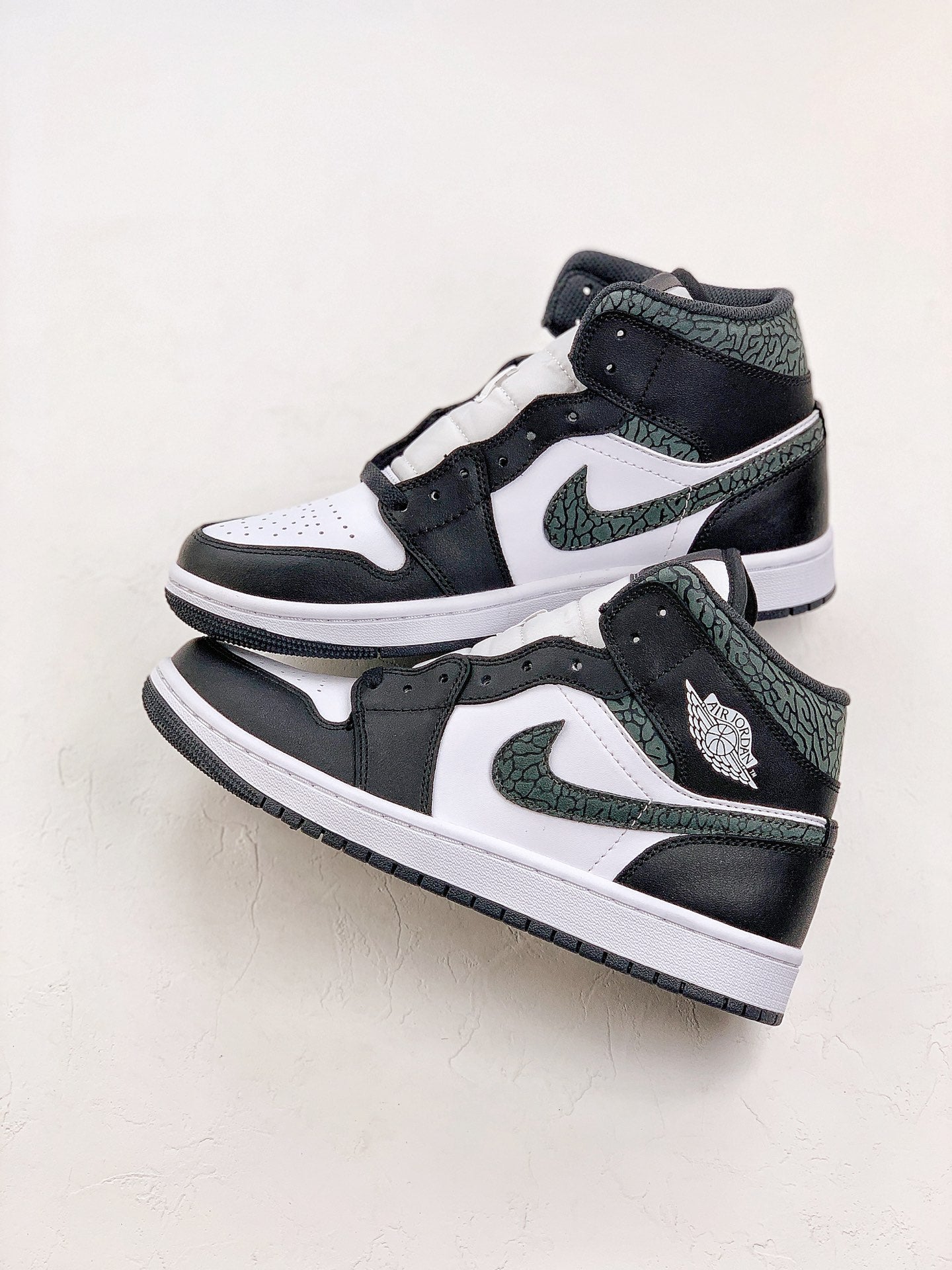 Nike Air Jordan 1 Mid Nero