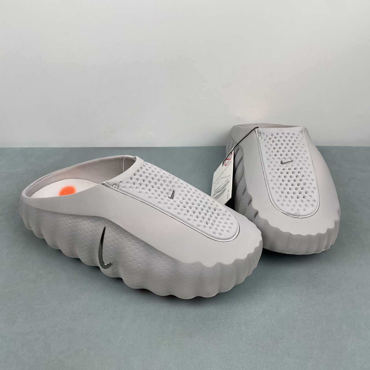 Nike Mind 001 LT Smoke Grey Chrome. Scarpe recovery e relax