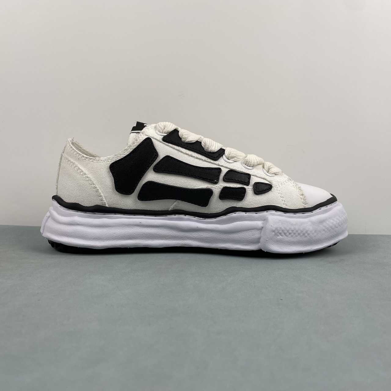 Maison Mihara Yasuhiro x MMY AMIRI Skel-Top Low bianco
