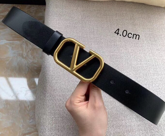 Cintura Valentino Garavani in vera pelle larghezza 4 cm.