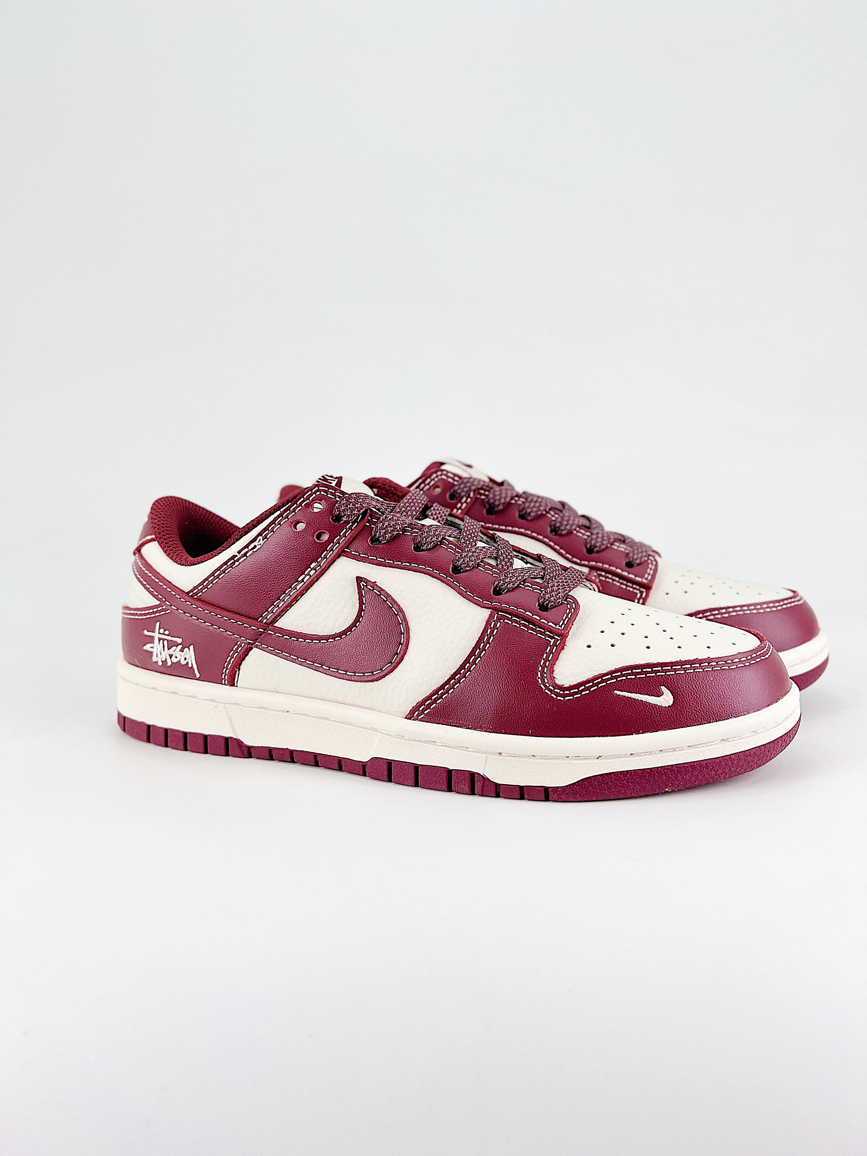 Nike New Dunk SB Low mod. Stussy bordeaux