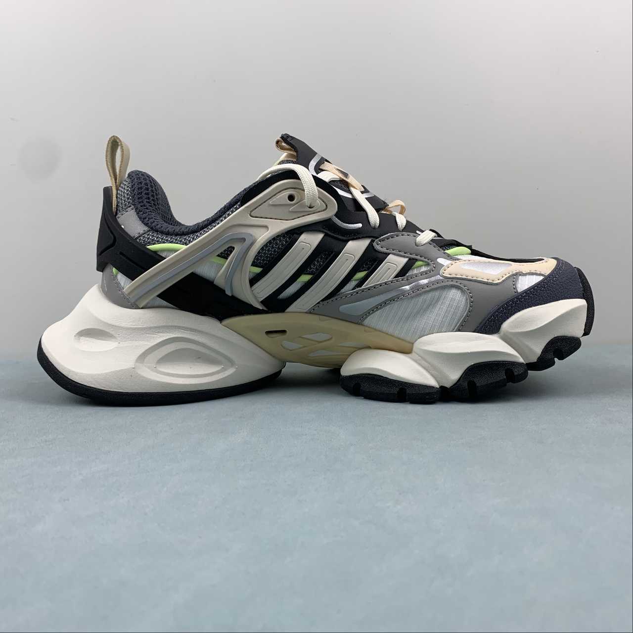 Adidas XLG Runner Deluxe sneakers white