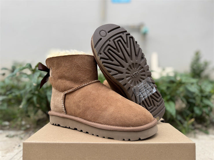 UGG Mini Bailey Bow II Boot castagna