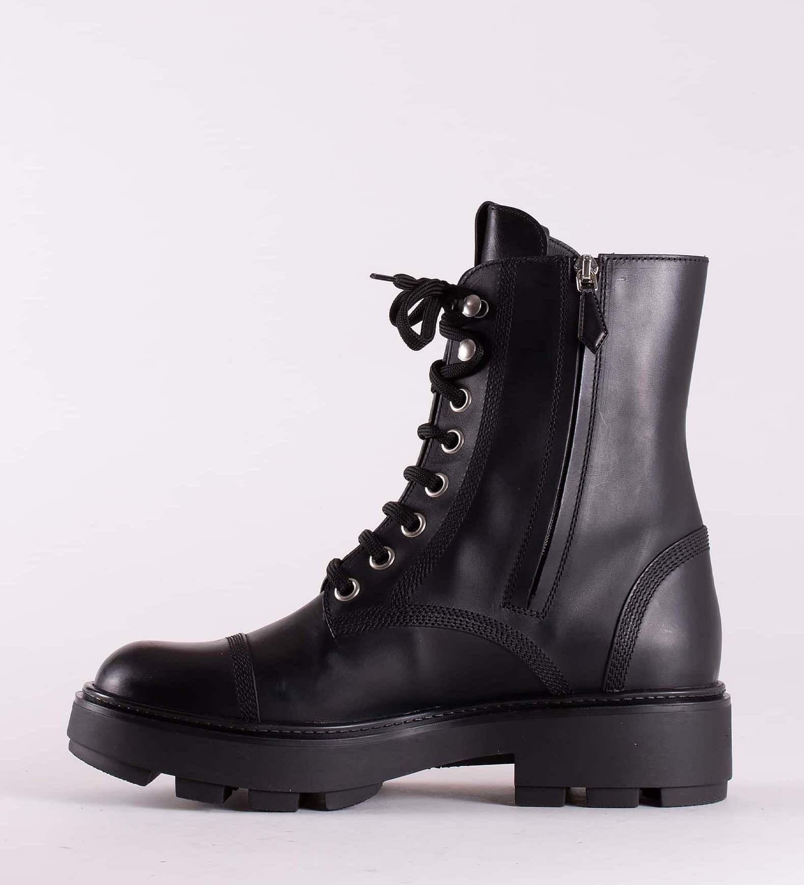 Miu Miu Combat Boots nero