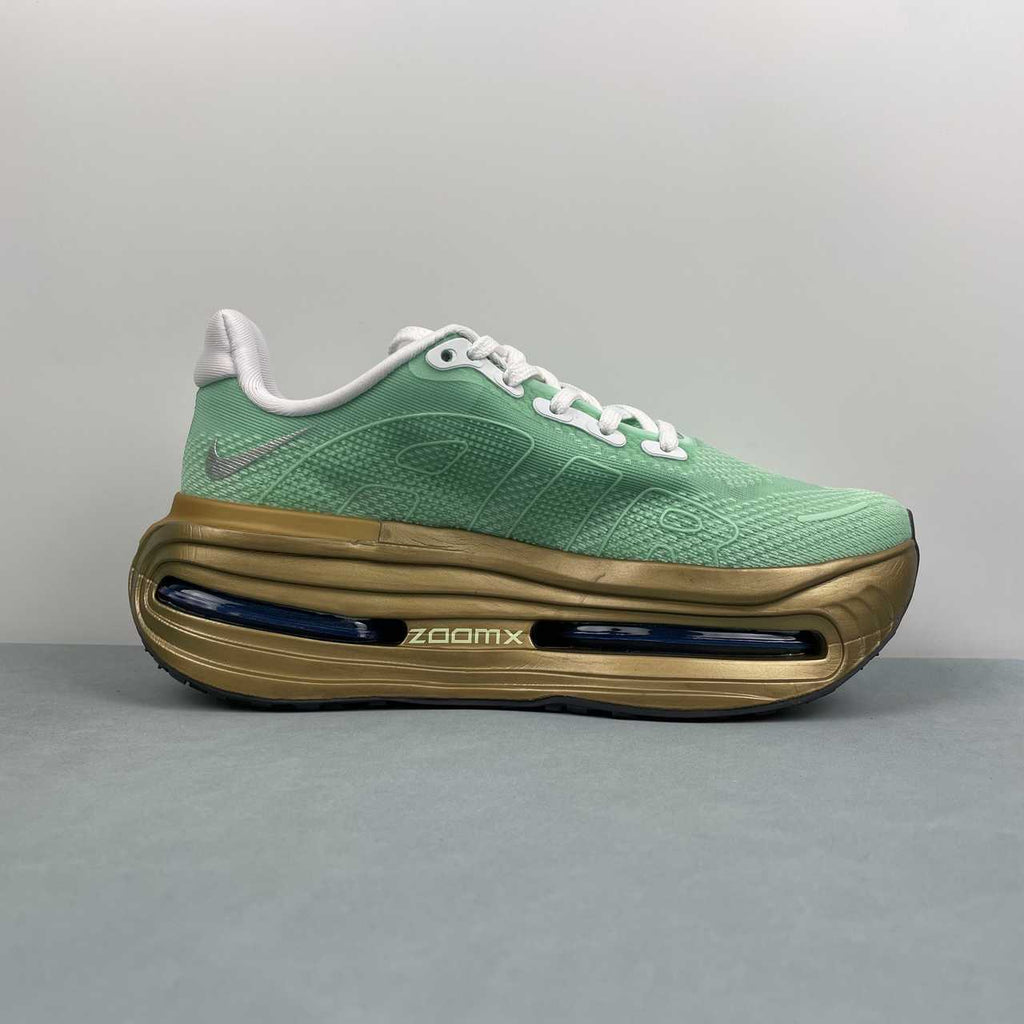 Nike Vomero Premium light green gold