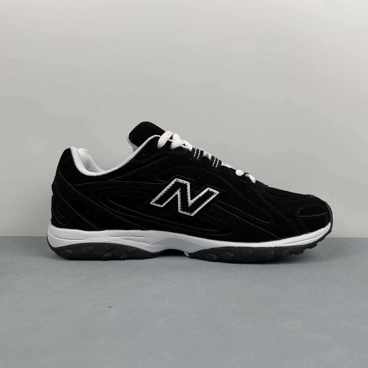 New Balance 204 L Black