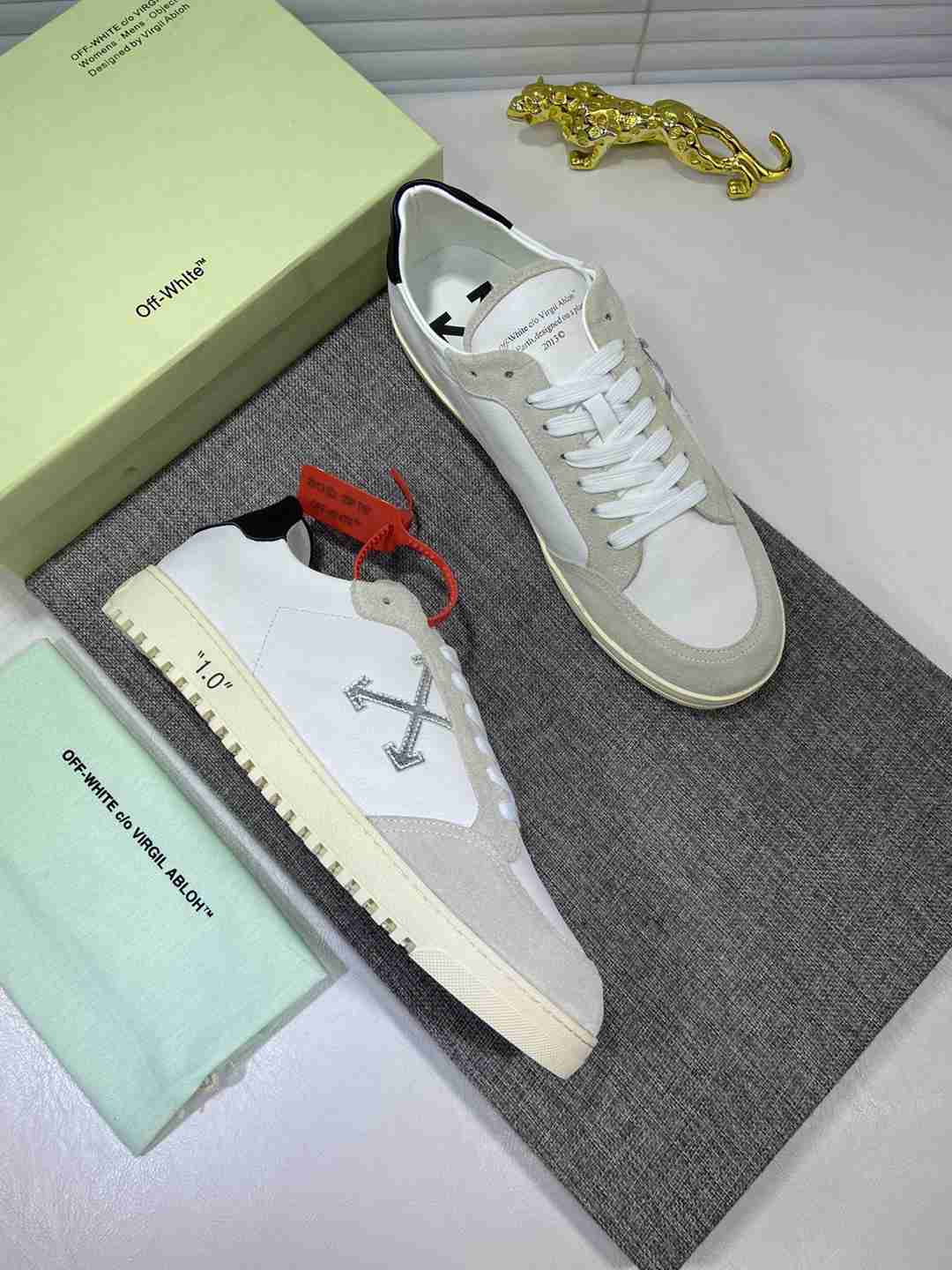 Off-White c/o Virgil Abloh colore bianco