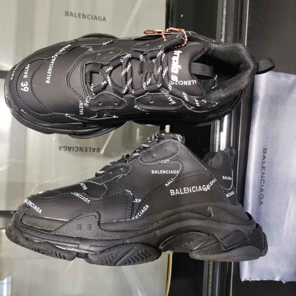 Balenciaga Sneakers Triple S nero