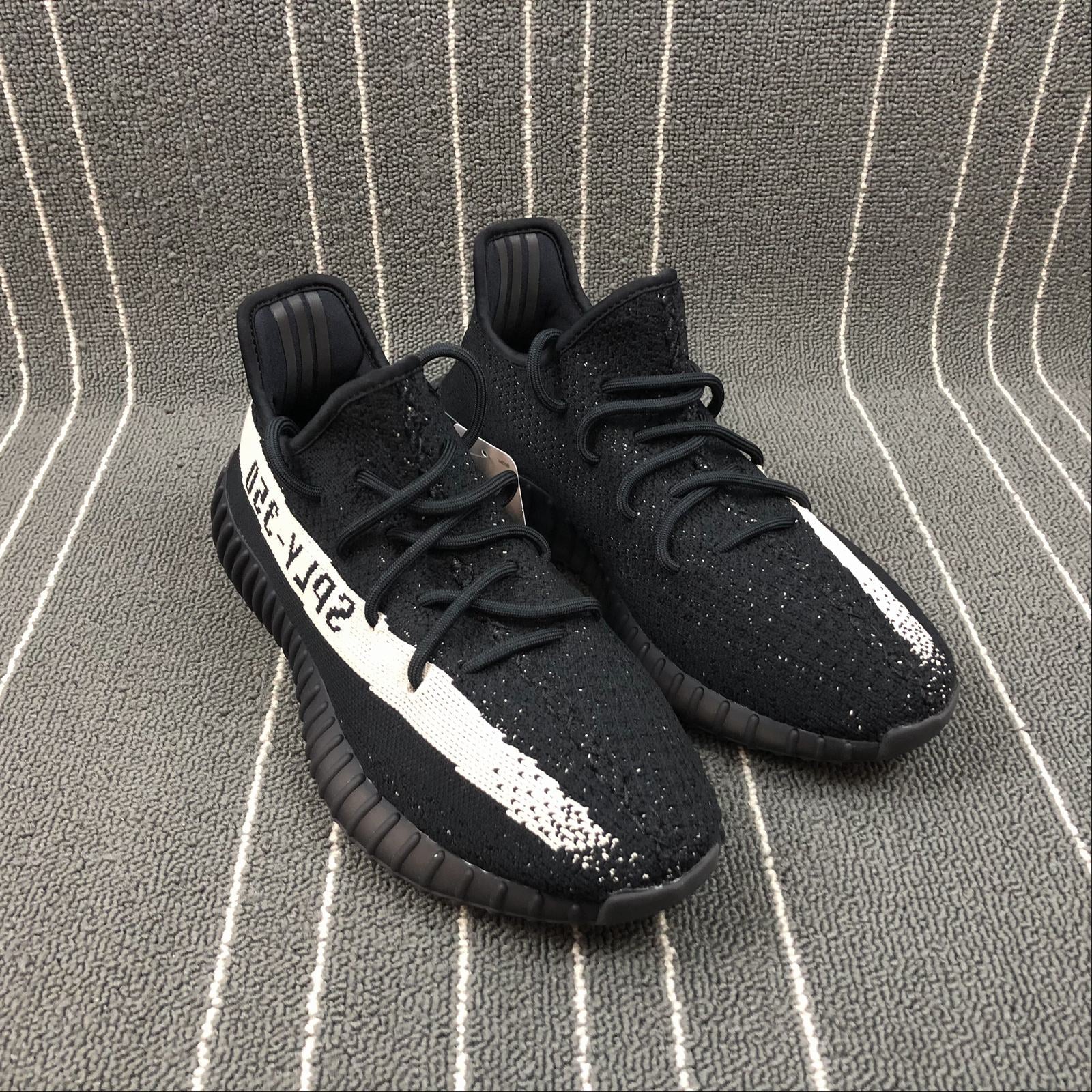 Yeezy Boost 350 V2 Oreo
