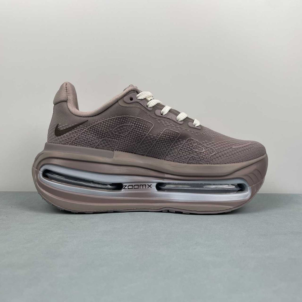 Nike Vomero Premium light brown - VIBES MILANO