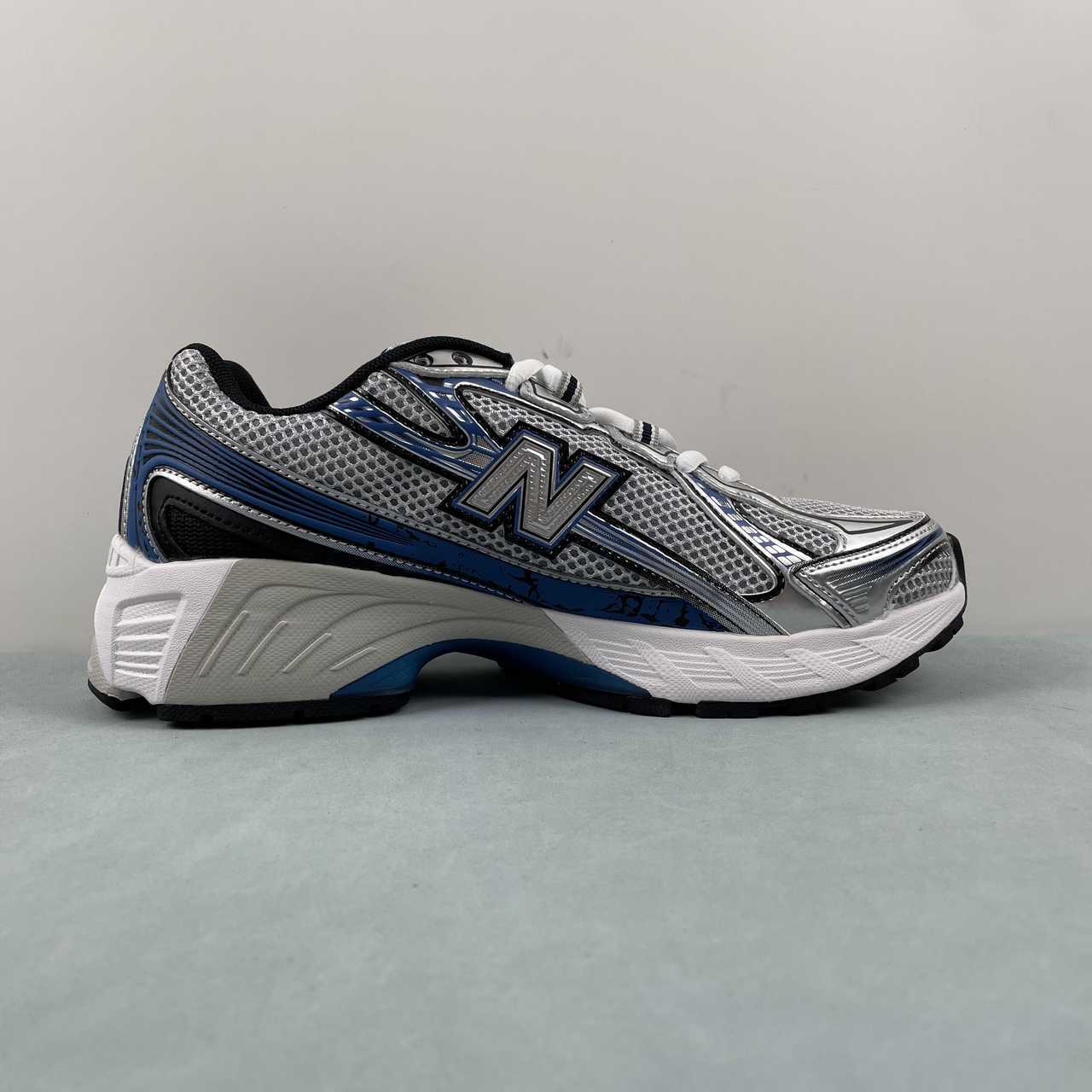 New Balance NB 740 Silver Blue