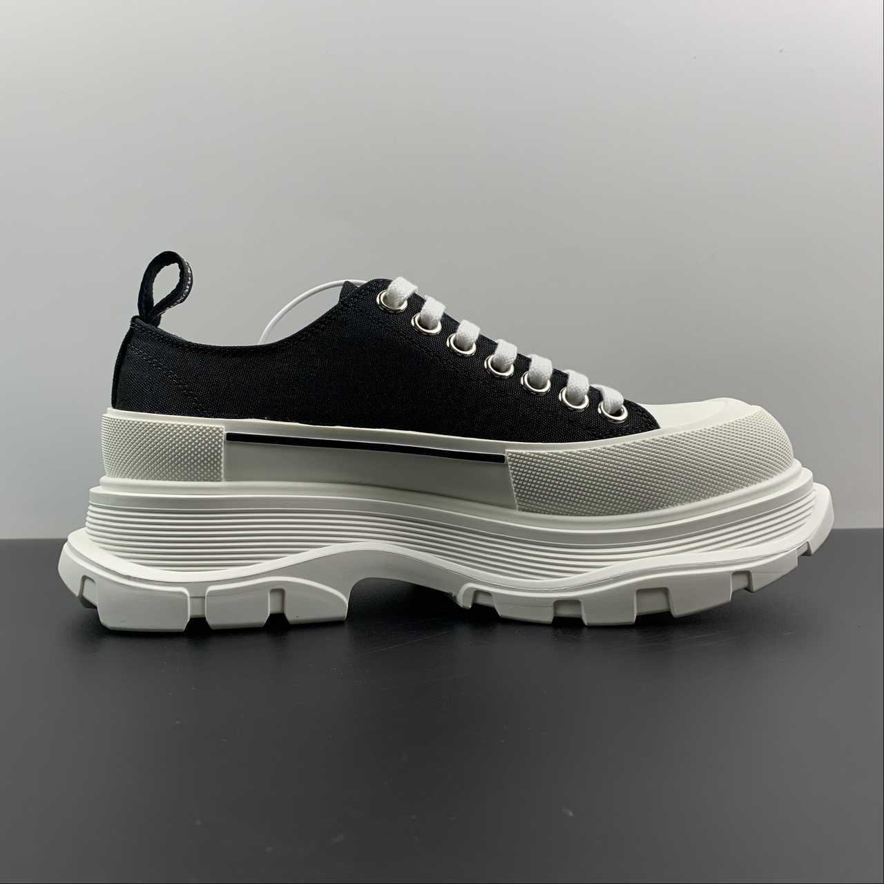 Alexander McQueen Tread Slick tela bianca e nera