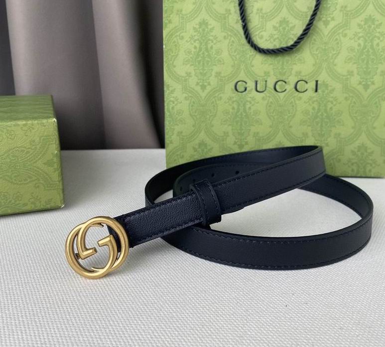 Cintura Gucci in vera pelle larghezza 2 cm.