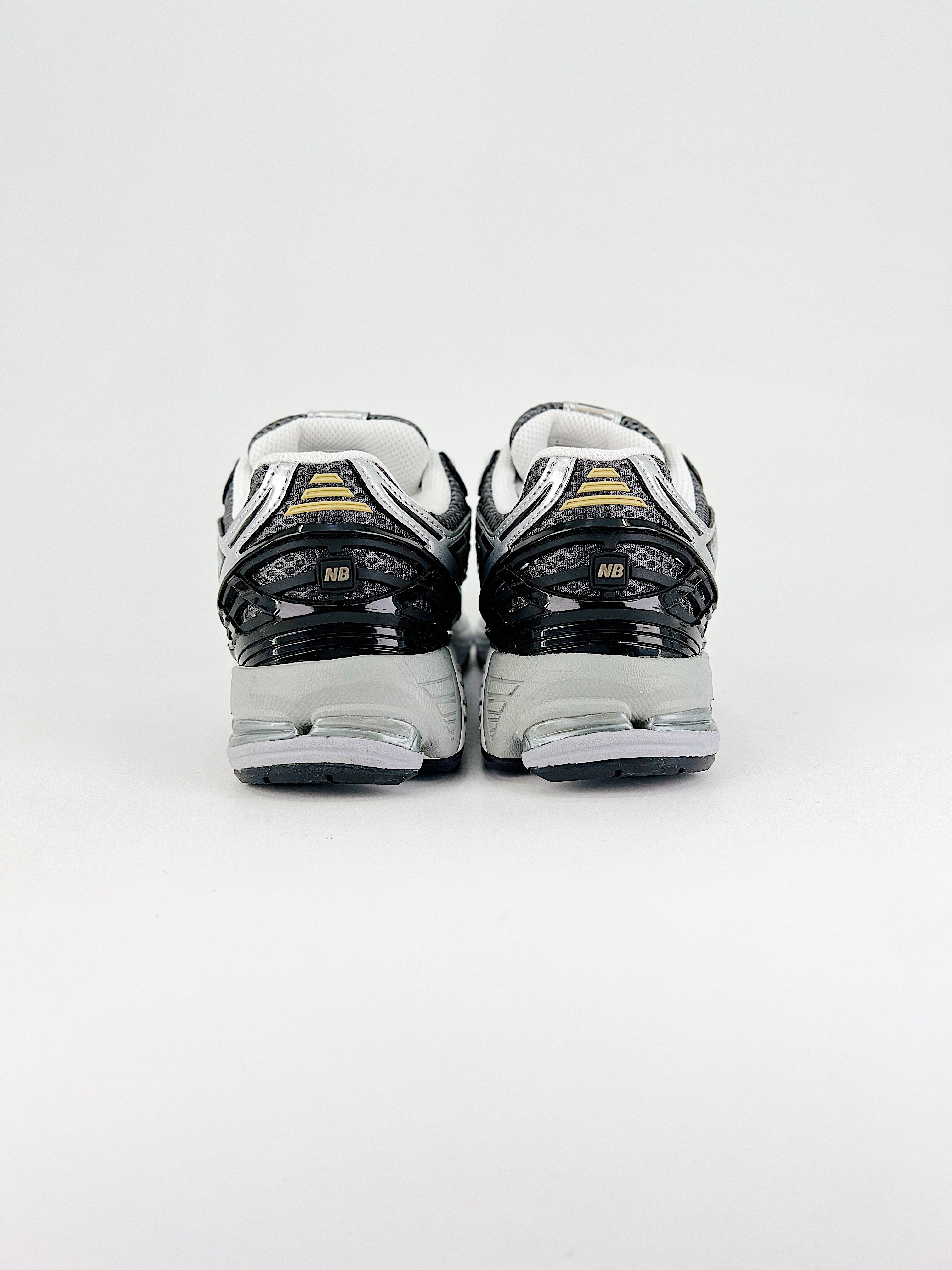 New Balance NB M1906R Silver Metallic Black