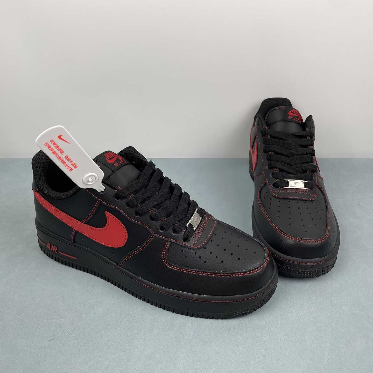 Nike Air Force 1 ’07 Low LV8  Black e University Red "BRED"