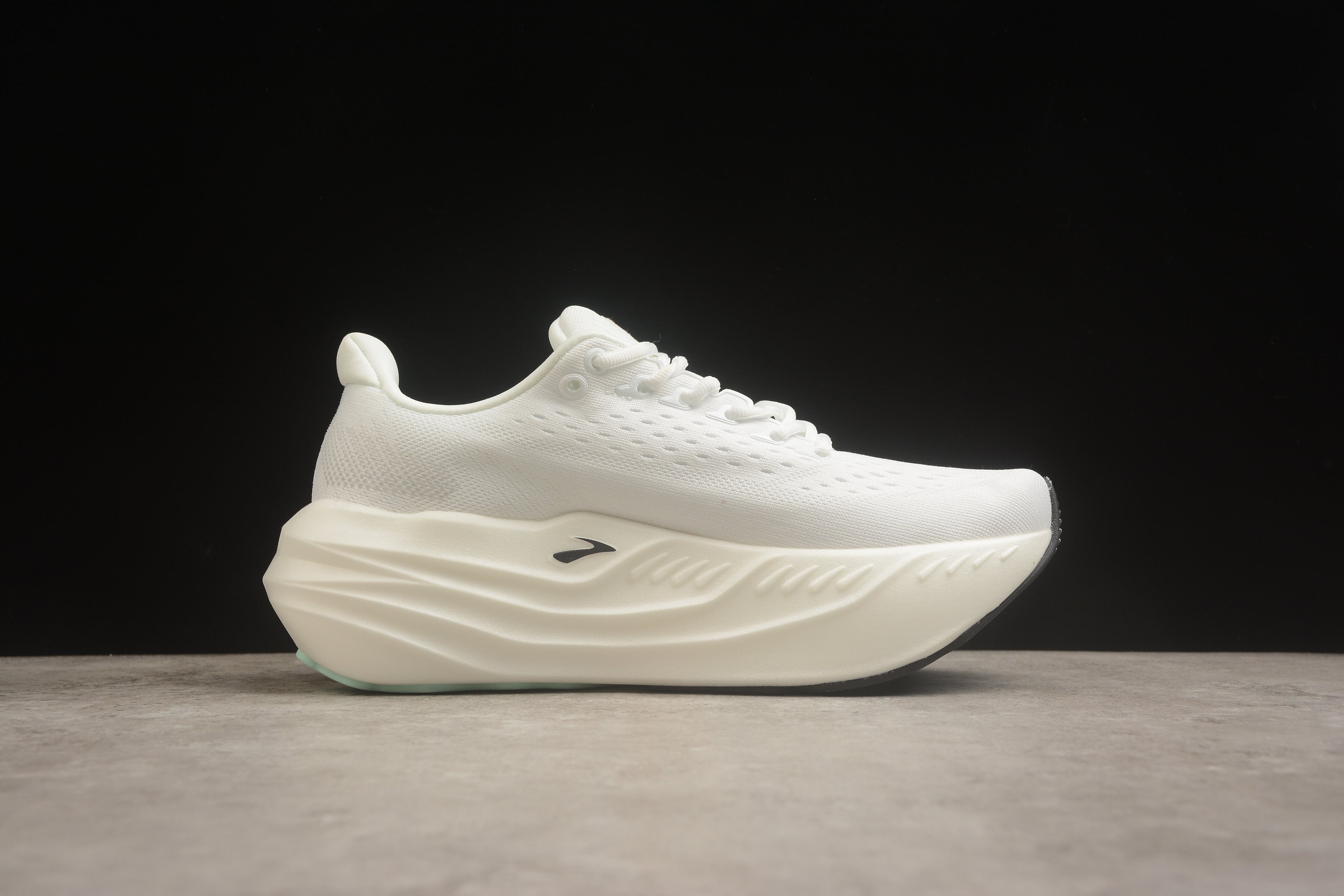 Brooks Glycerin Max bianco