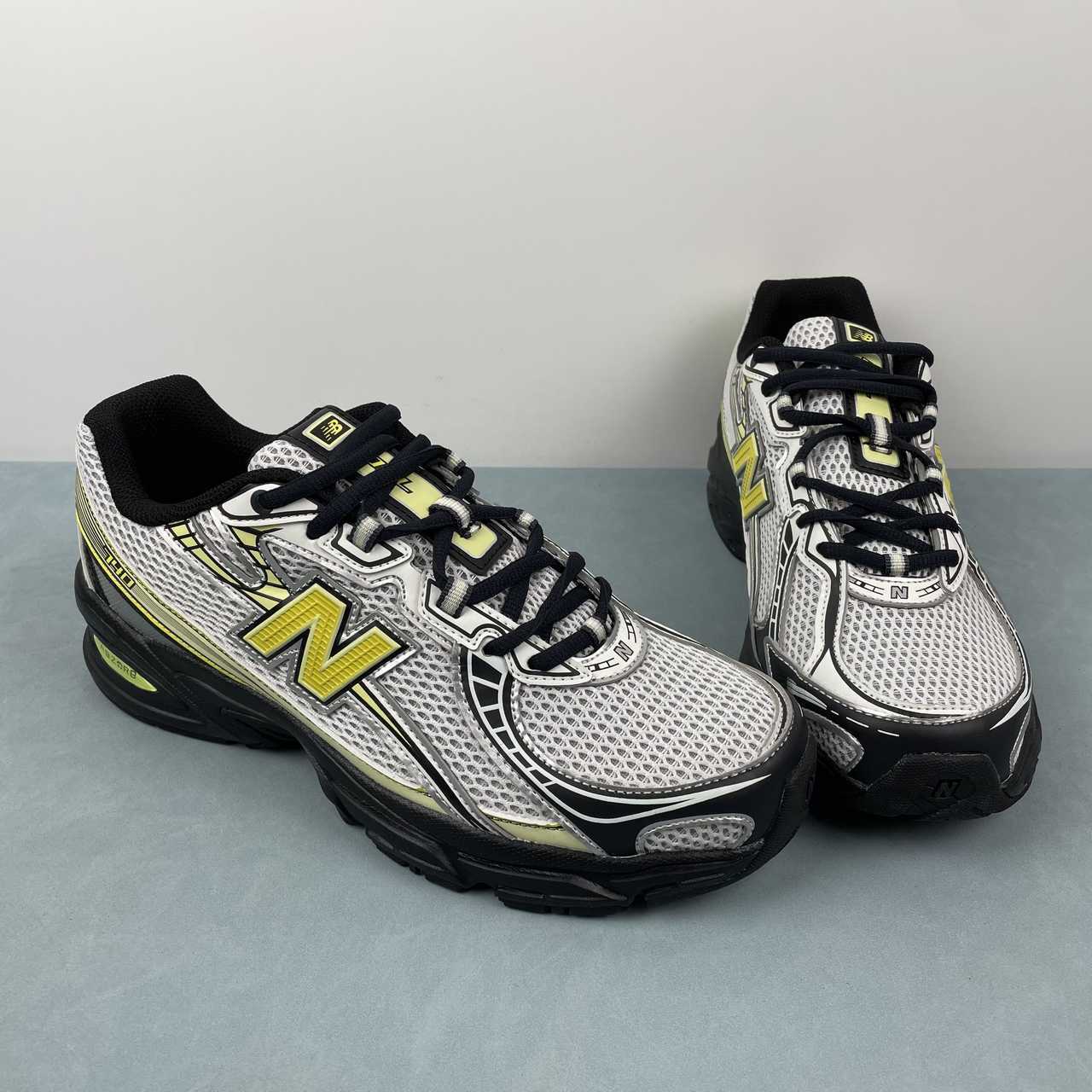 New Balance NB 740 Sea Salt and Firefly