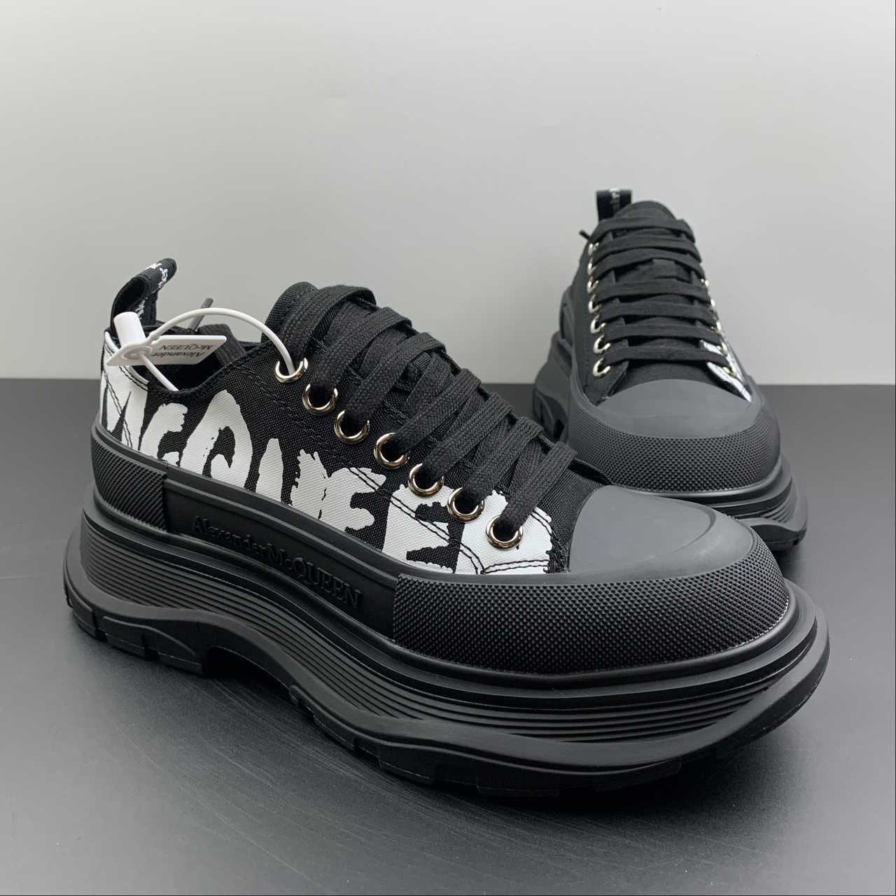 Alexander McQueen Tread Slick sneakers nera