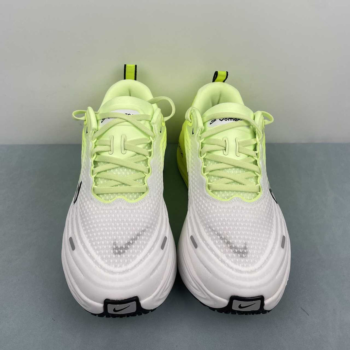 Nike Vomero Plus Running Shoes White Fluorescent Green – Daily Trainer Ammortizzato