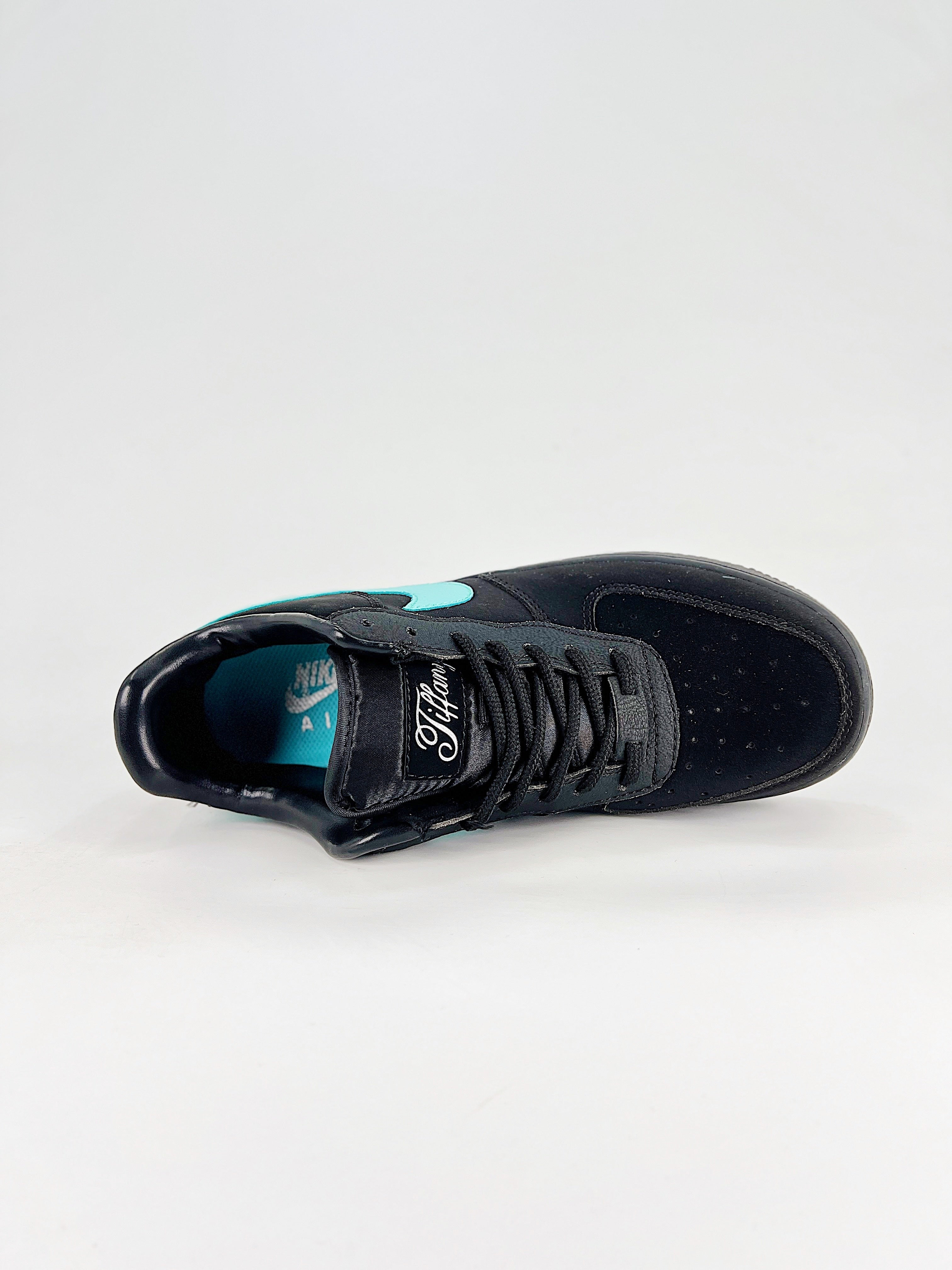 Nike Air Force 1 ’07 Low x Tiffany & Co