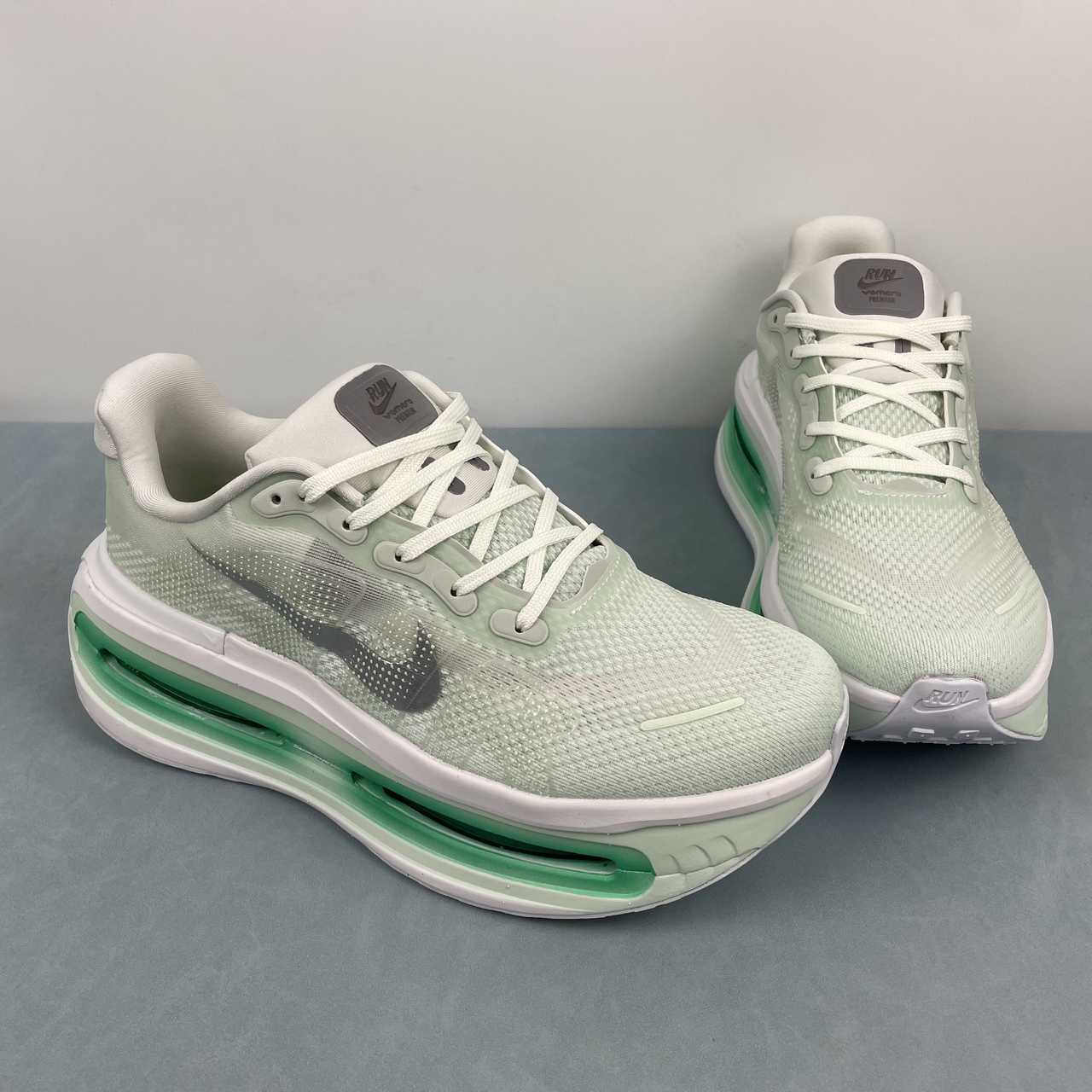 Nike Vomero Premium green vert - VIBES MILANO