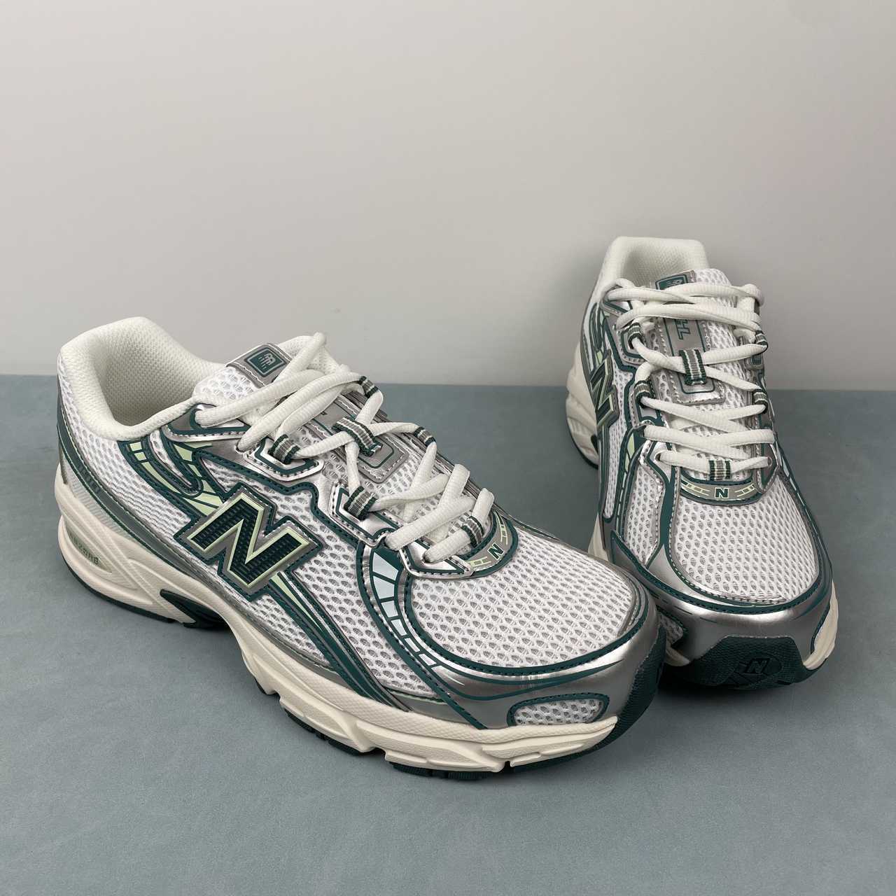 New Balance NB 740 White Marsh Green