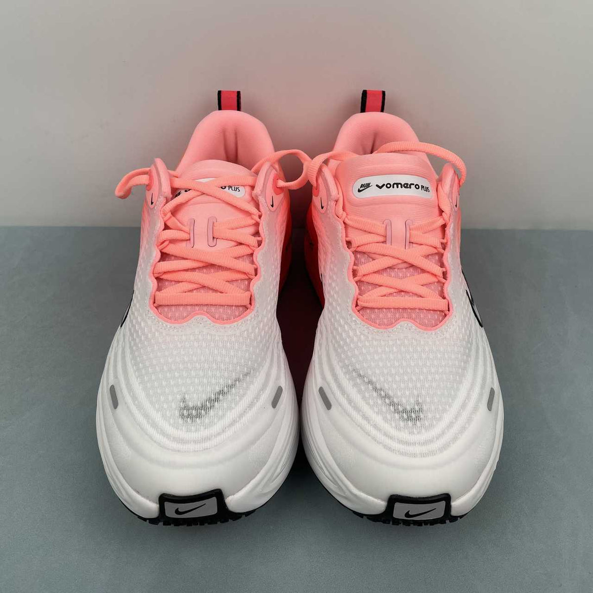 Nike Vomero Plus Running Shoes White Orange Red – Daily Trainer Ammortizzato