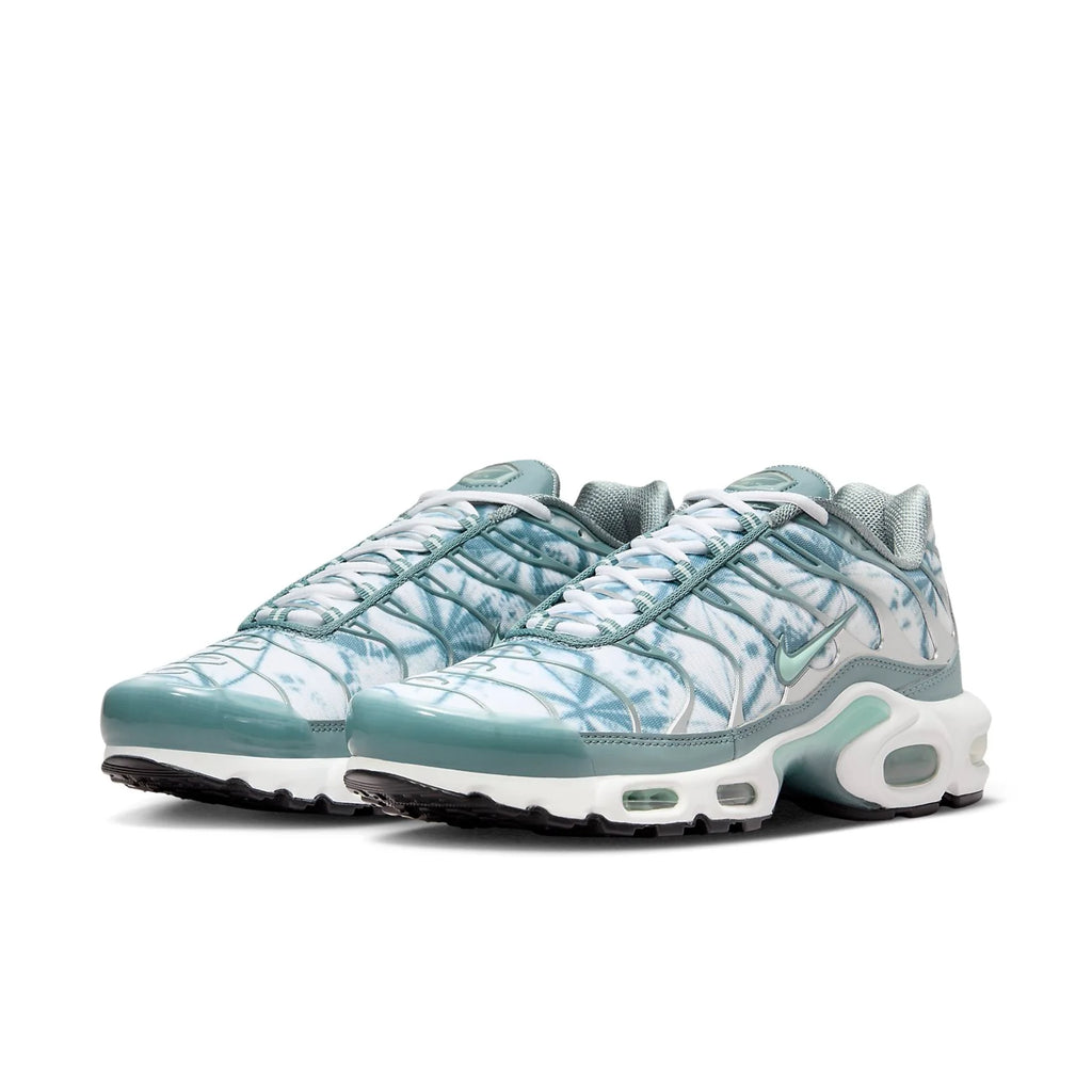 Nike Air Max Dn8 white