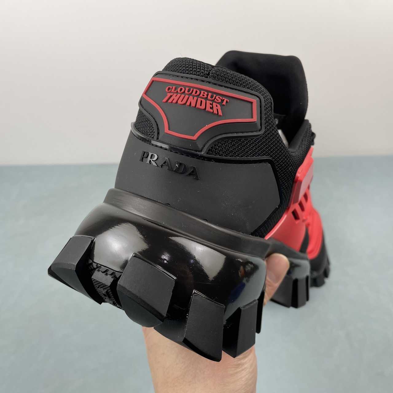 Prada sneakers Cloudbust Thunder nero rosso