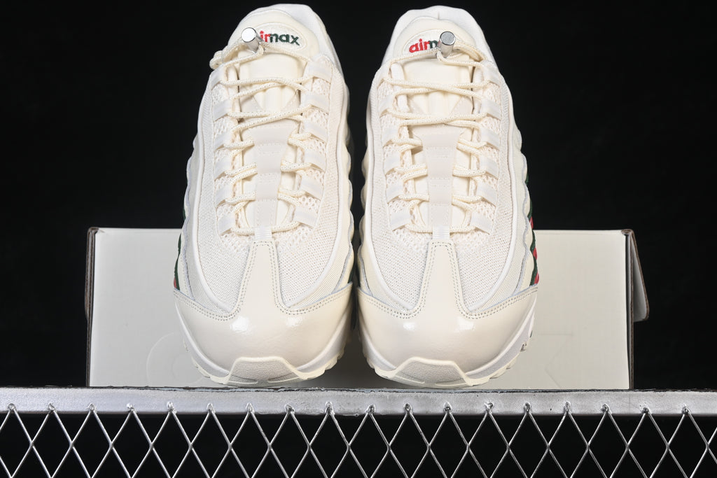 Nike Air Max 95 SP Undefeated Sail