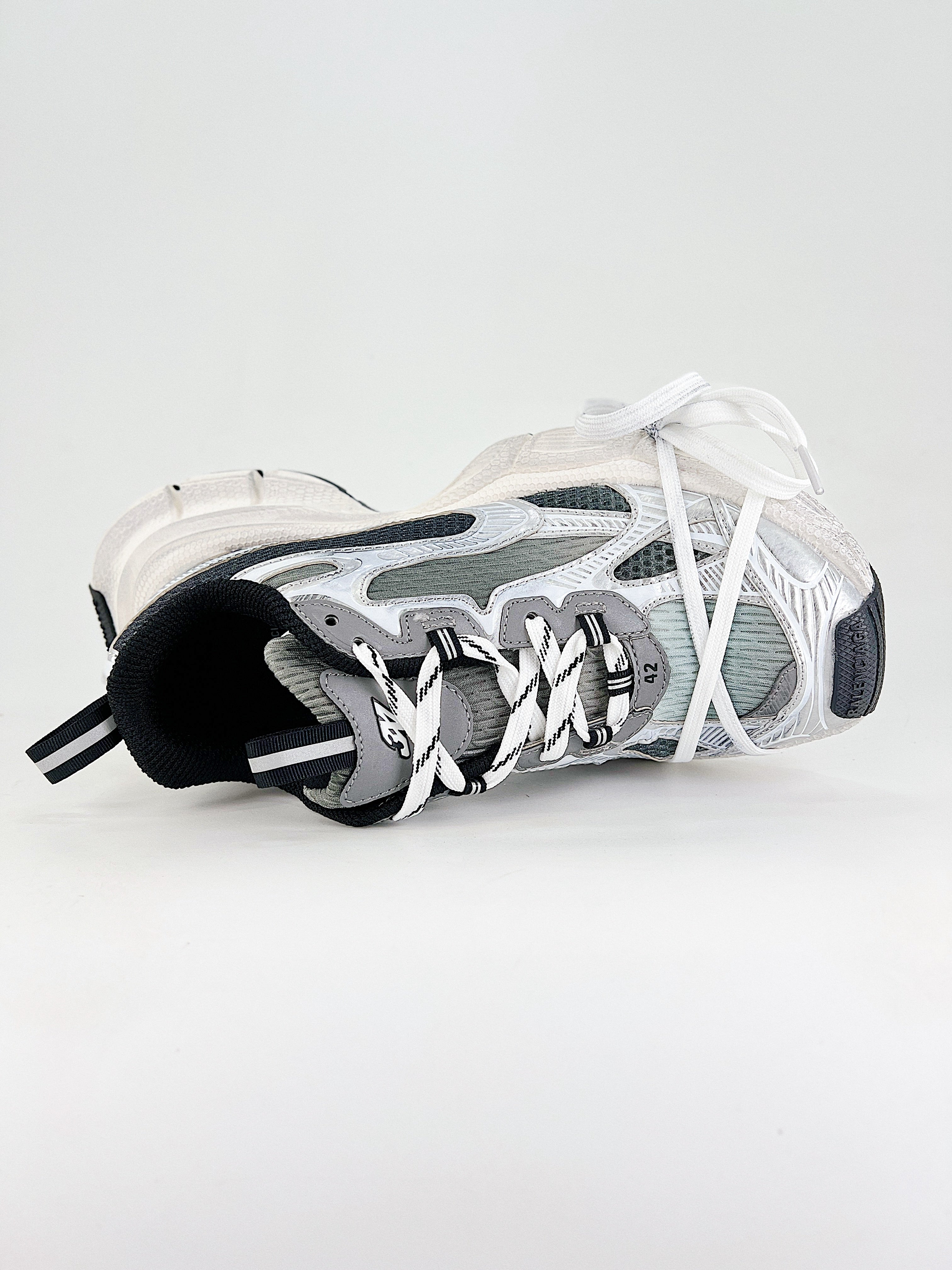 Balenciaga Sneakers 3 XL Silver Black
