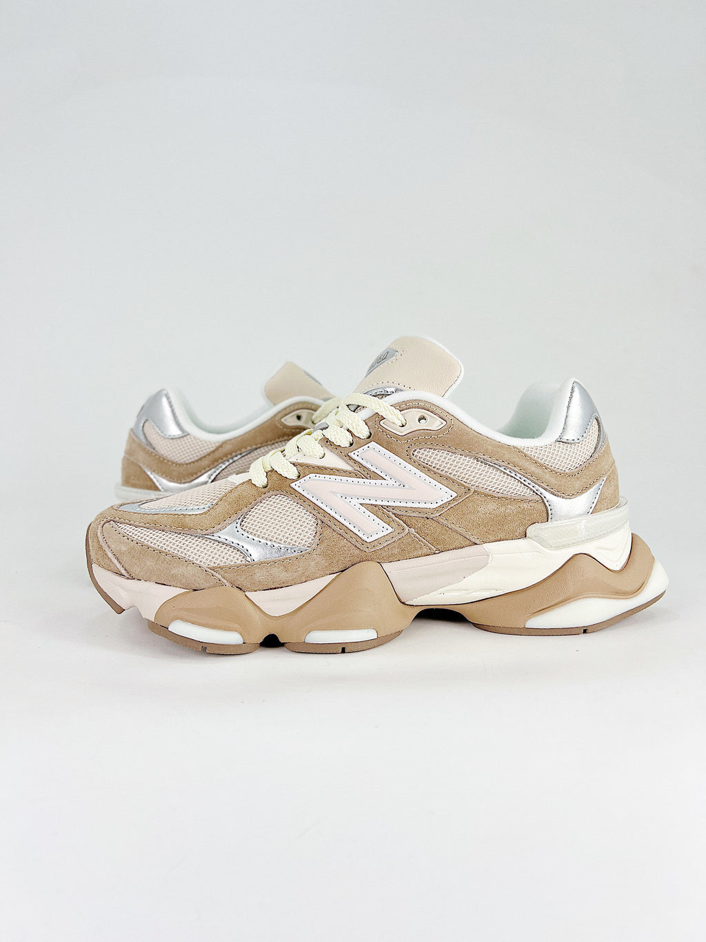 New Balance NB 9060 Moonbeam Silver Metallic Driftwood