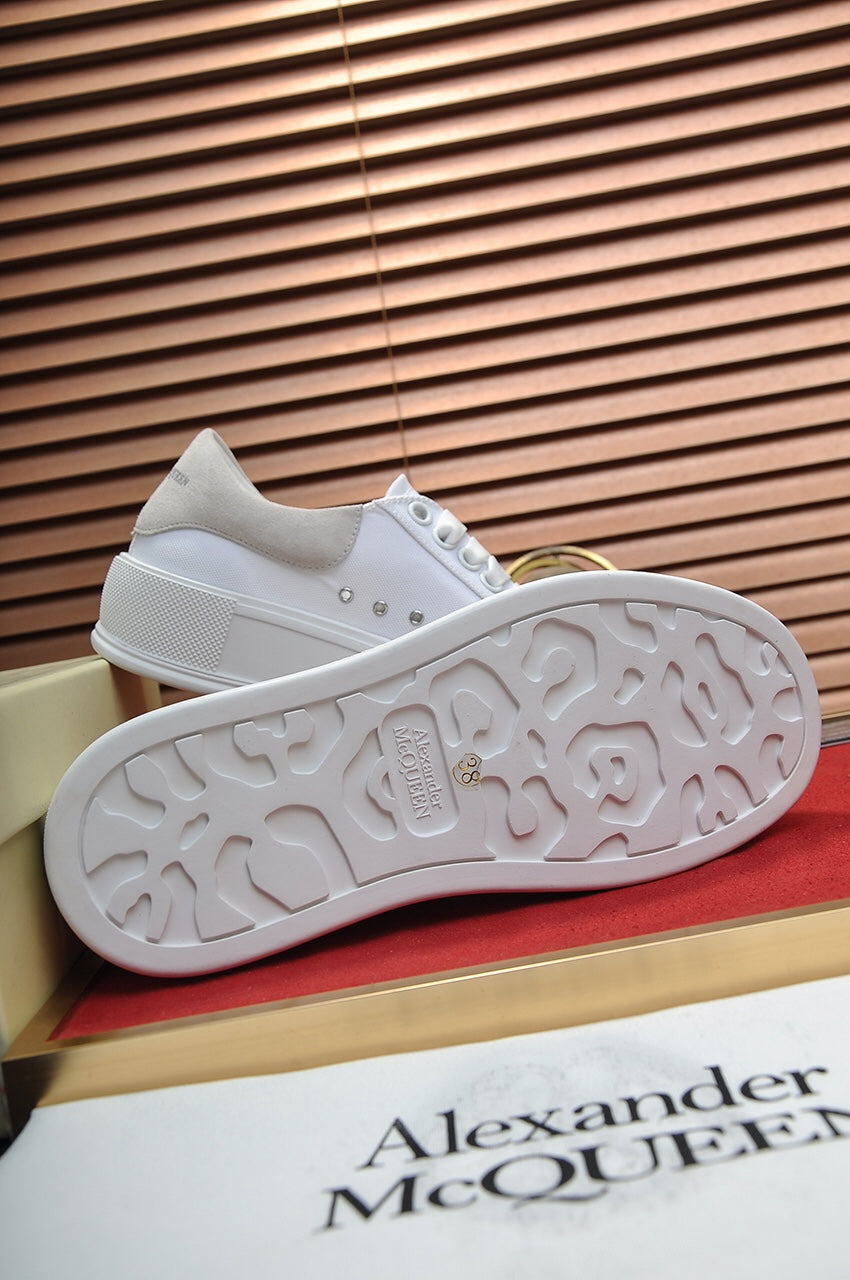 Alexander McQueen sneakers bianca in tela