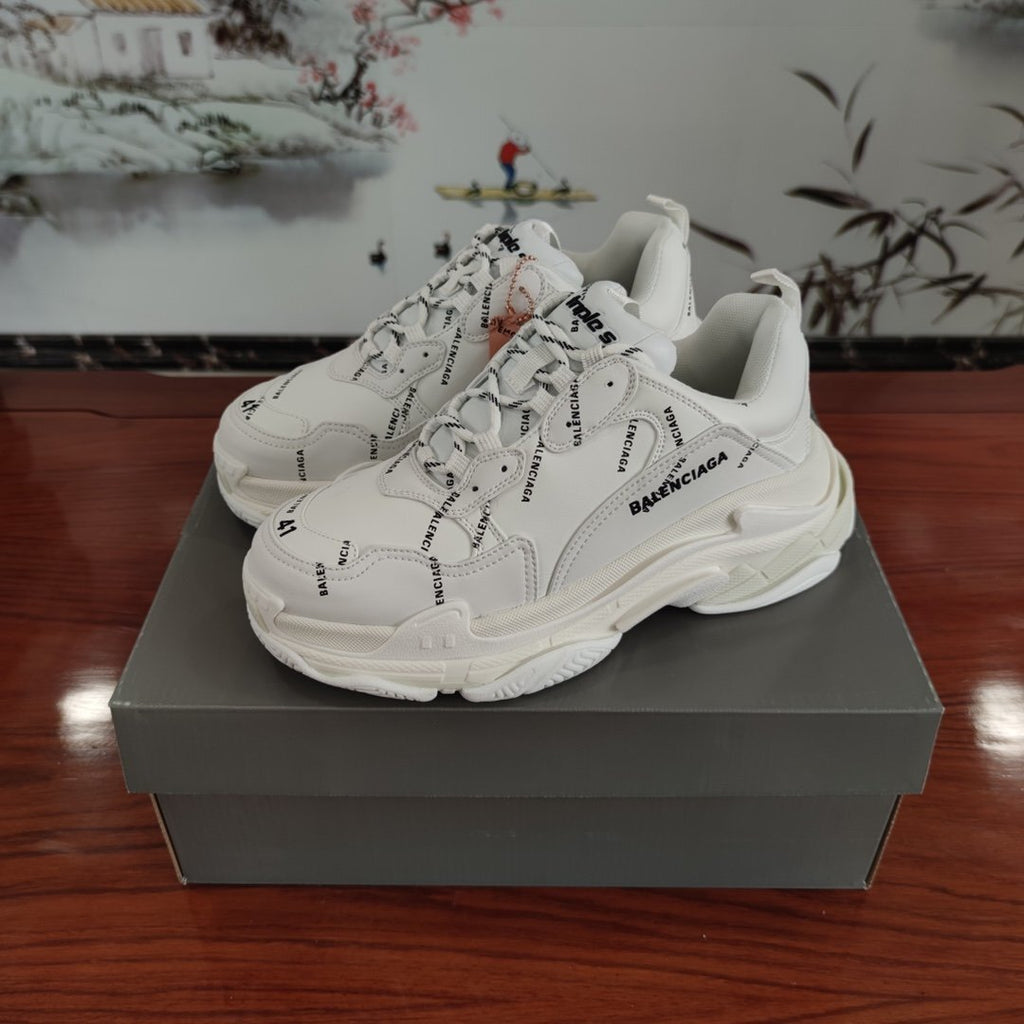 Balenciaga Sneakers Triple S all over logo bianco - VIBES MILANO