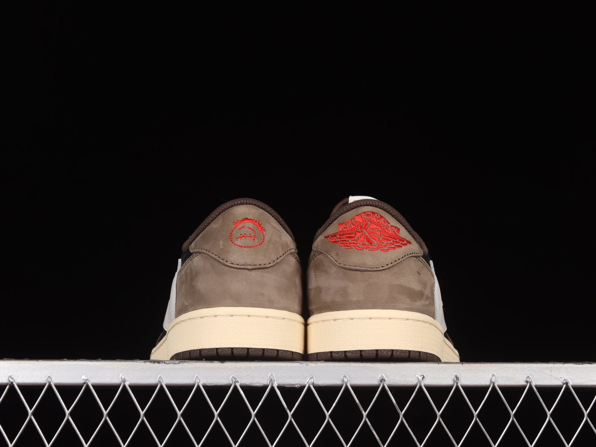 Travis Scott x Air Jordan 1 Low OG SP - T Dark Mocha - VIBES MILANO