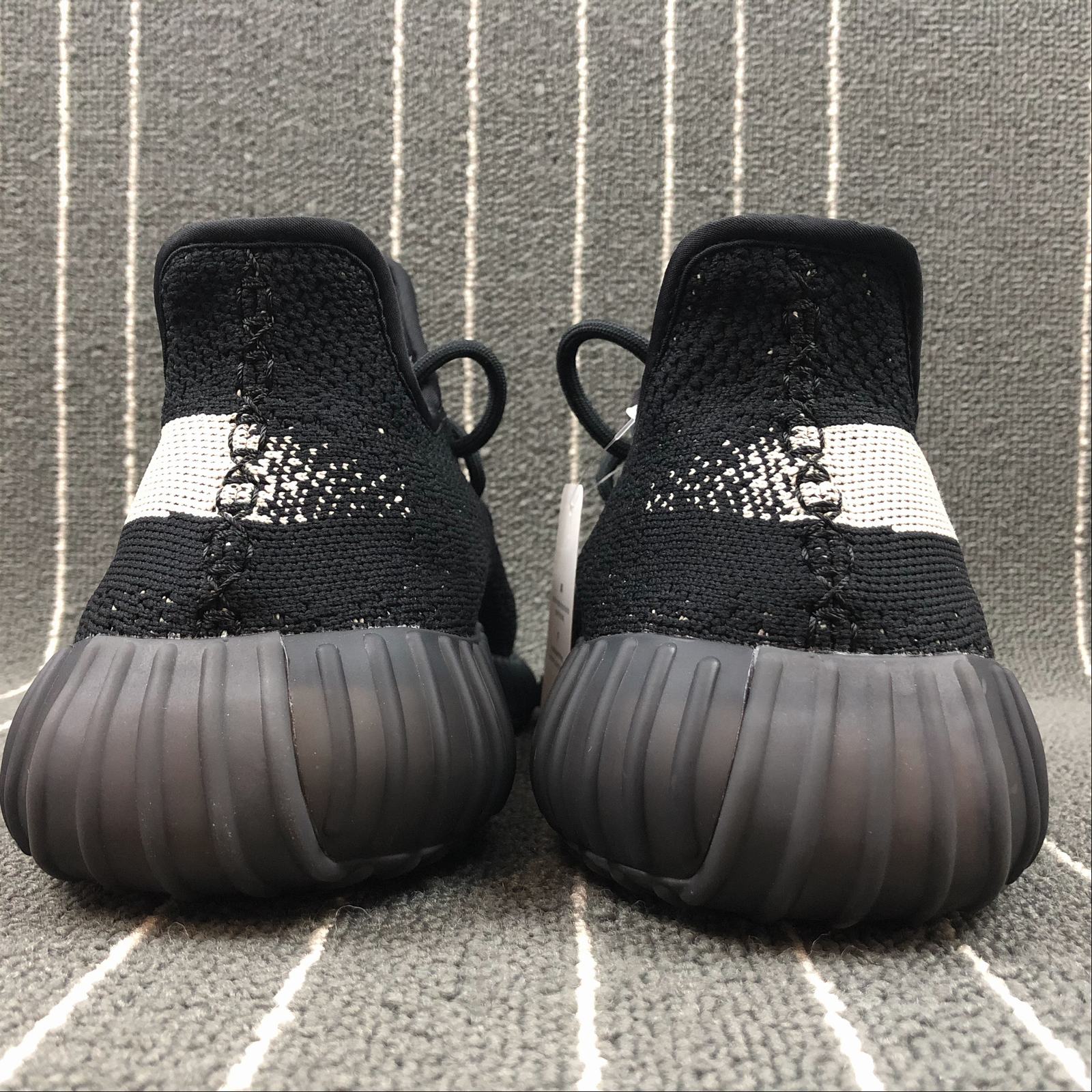 Yeezy Boost 350 V2 Oreo