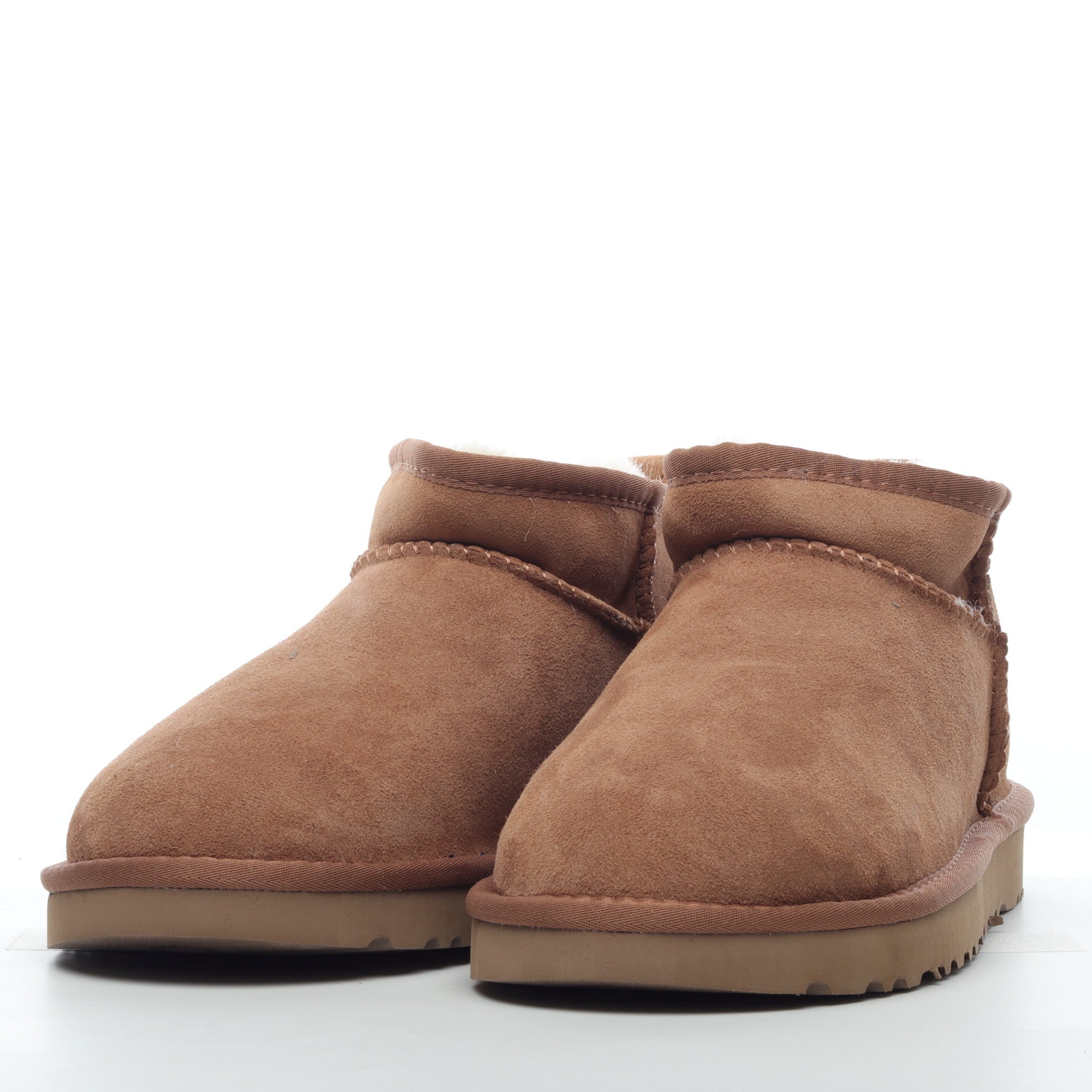 UGG Classic Ultra Mini castano