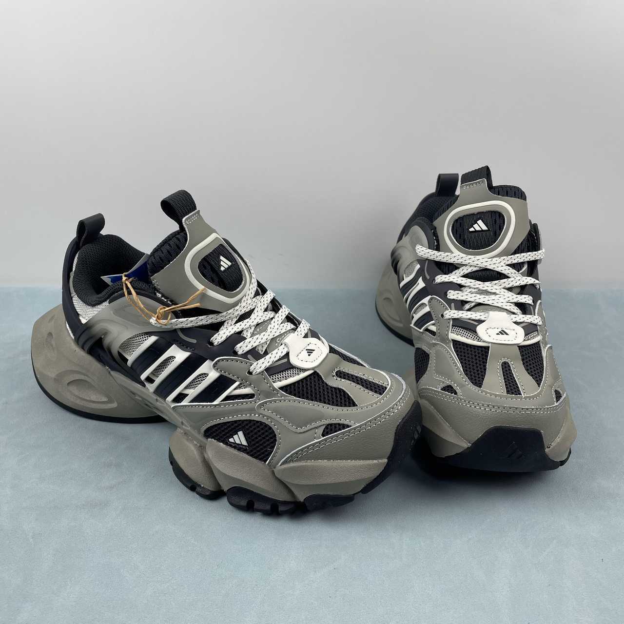 Adidas XLG Runner Deluxe sneakers grey black