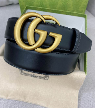 Cintura Gucci in vera pelle nera larghezza 4 cm.