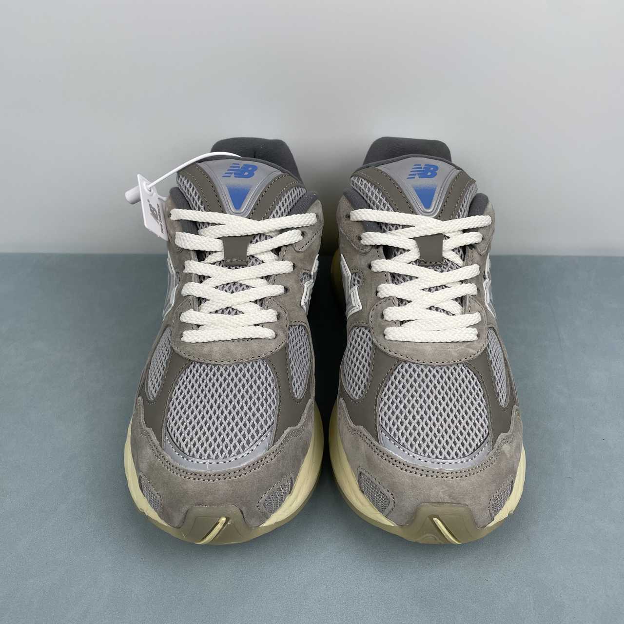 New Balance 2010 Grey Day