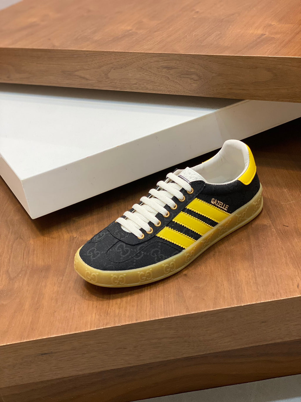 Adidas Gazelle x Gucci Black Yellow - VIBES MILANO