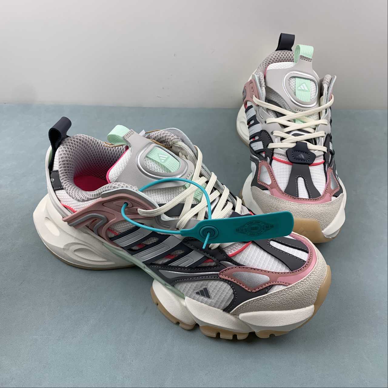 Adidas XLG Runner Deluxe sneakers white grey pink