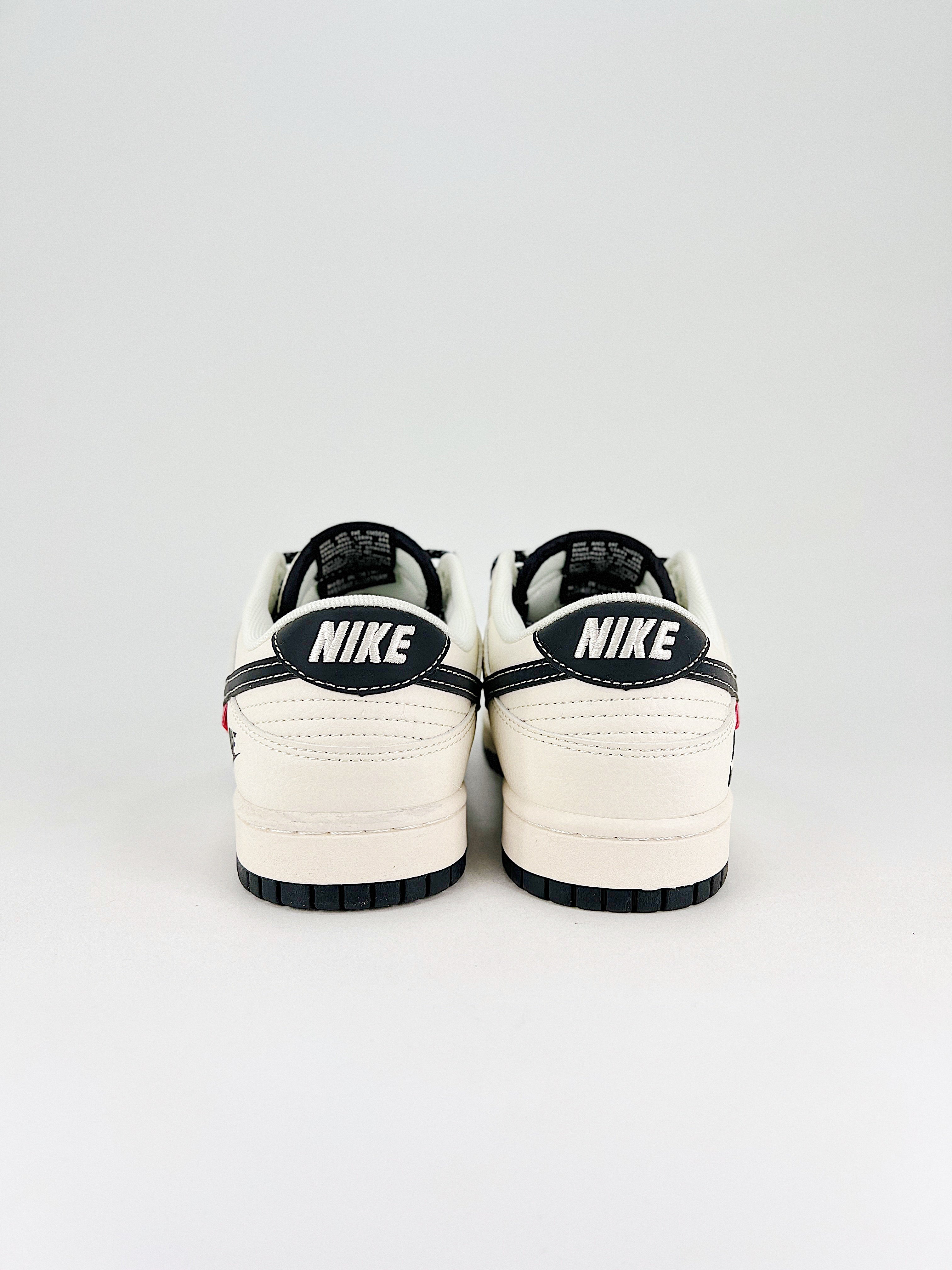Nike New Dunk SB Supreme bianco