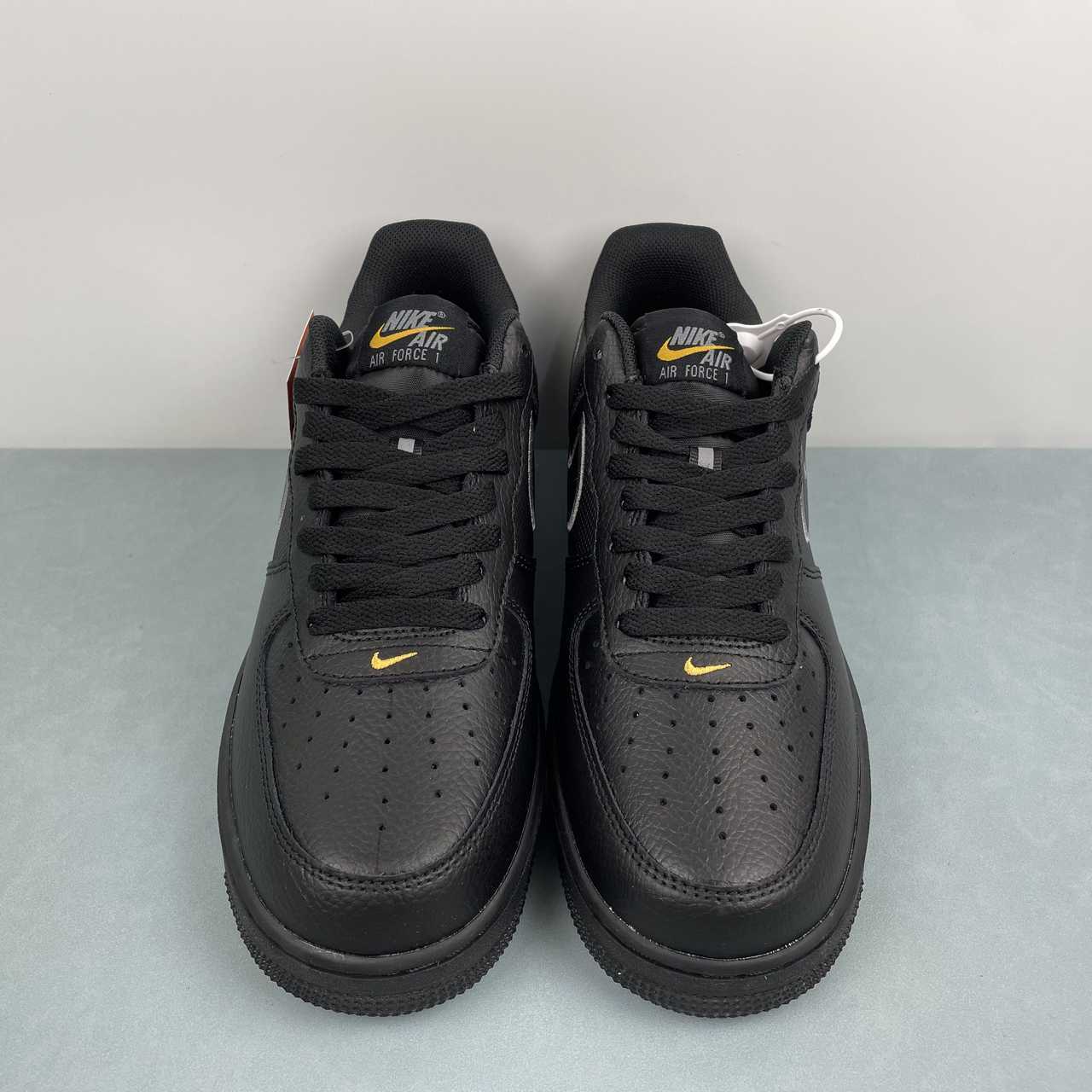 Nike Air Force 1 ’07 Low Black & Laser Orange