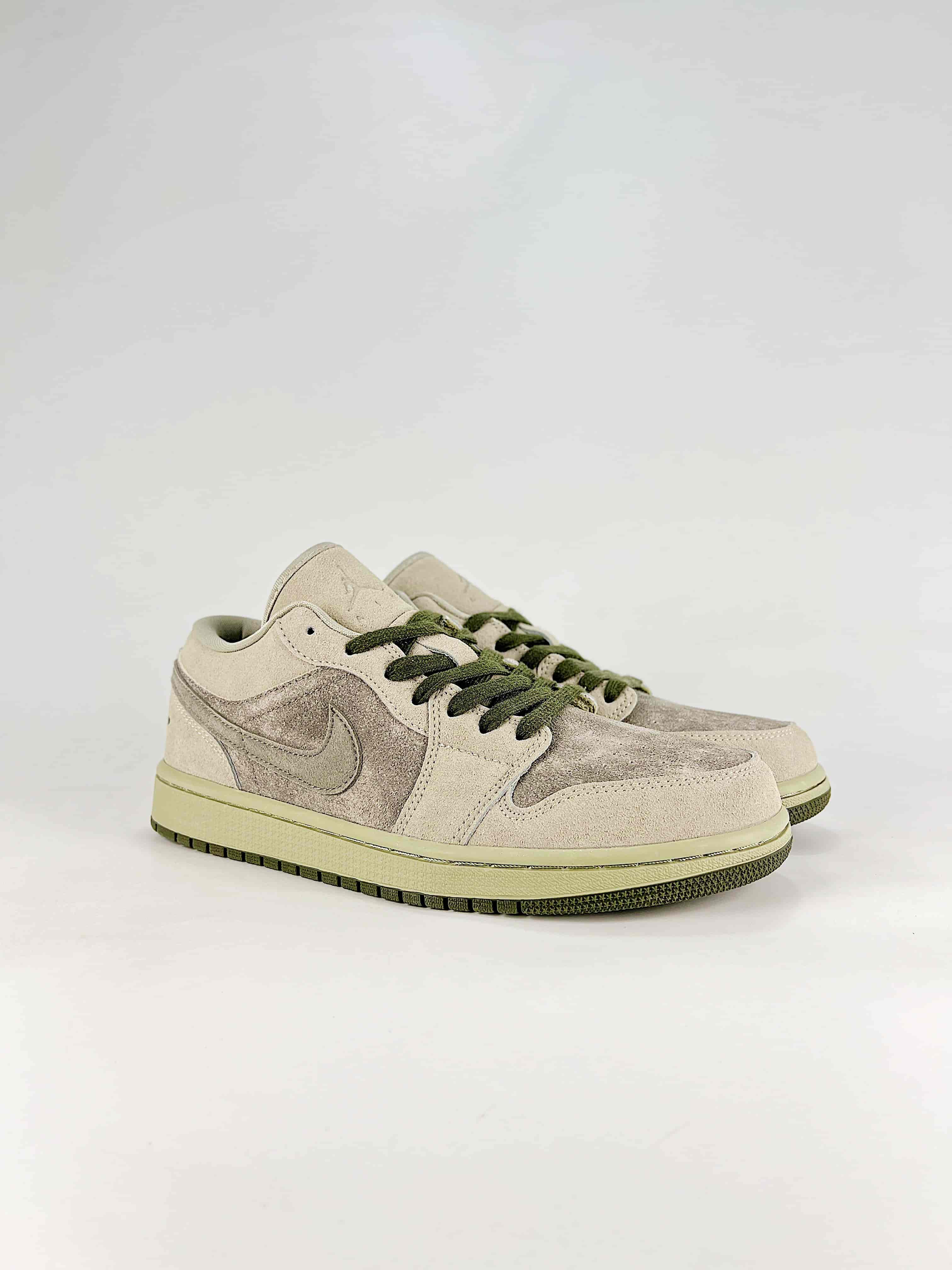 Air Jordan 1 low Spruce Fog Jade Stone