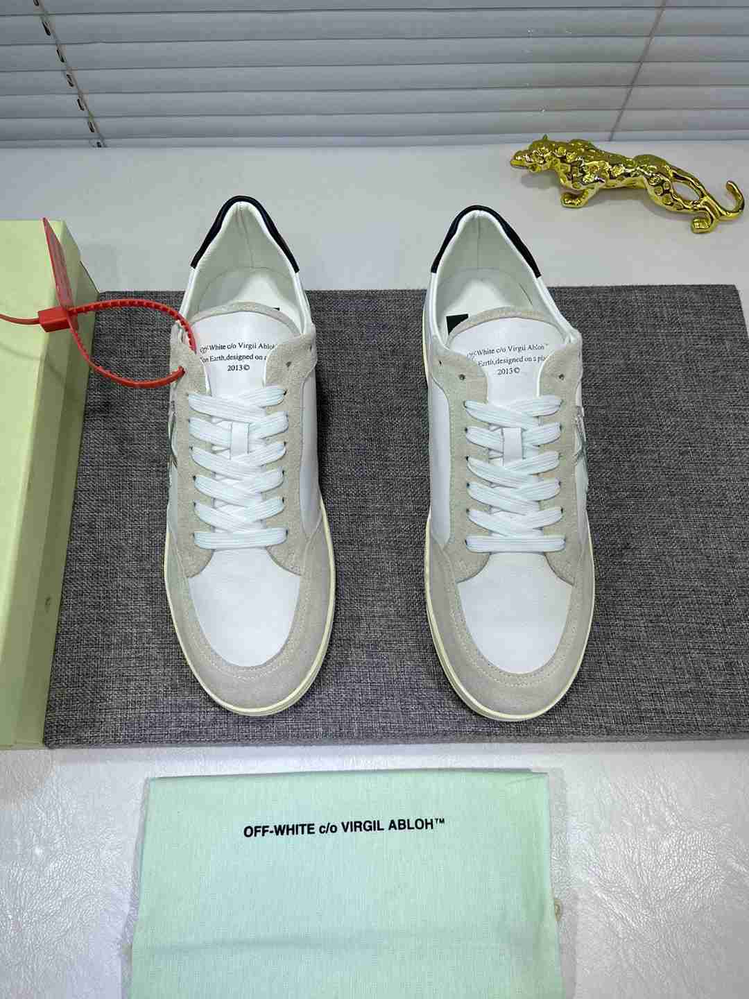 Off-White c/o Virgil Abloh colore bianco