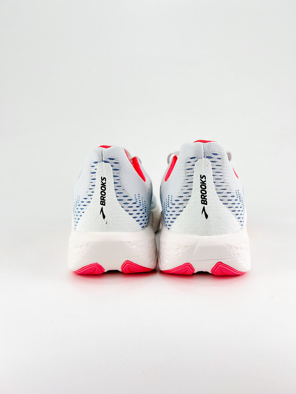 Brooks Hyperion Max 2 grigio chiaro